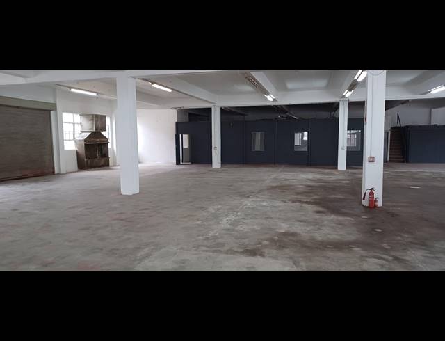 1,000M² WAREHOUSE TO LET IN NEW GERMANY